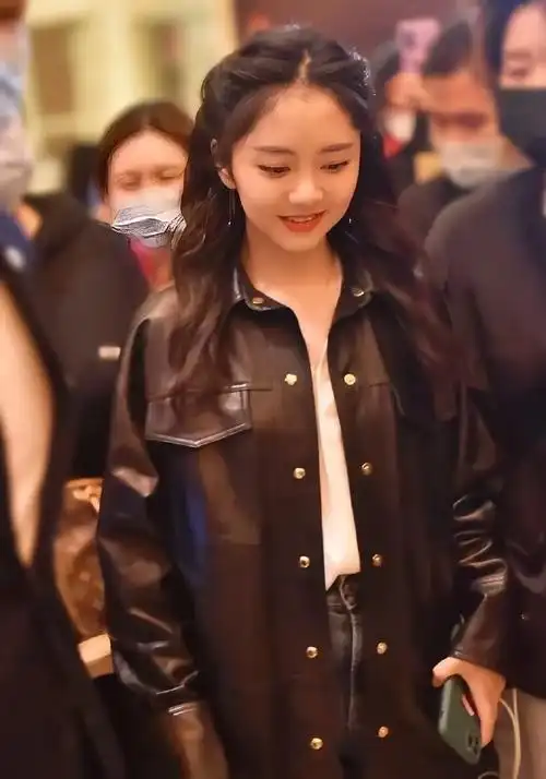 谭松韵看起来就是18岁啊!