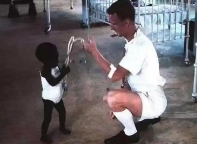 曾经很火的全球最黑婴儿,现在已经六岁了,你喜欢这个黑宝宝吗?