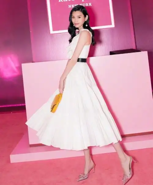 奚梦瑶也知道自己太高了把高跟鞋剪成5cm没想到更优雅