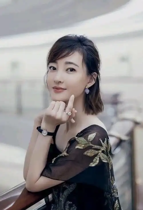 王丽坤的惊艳美照优雅迷人