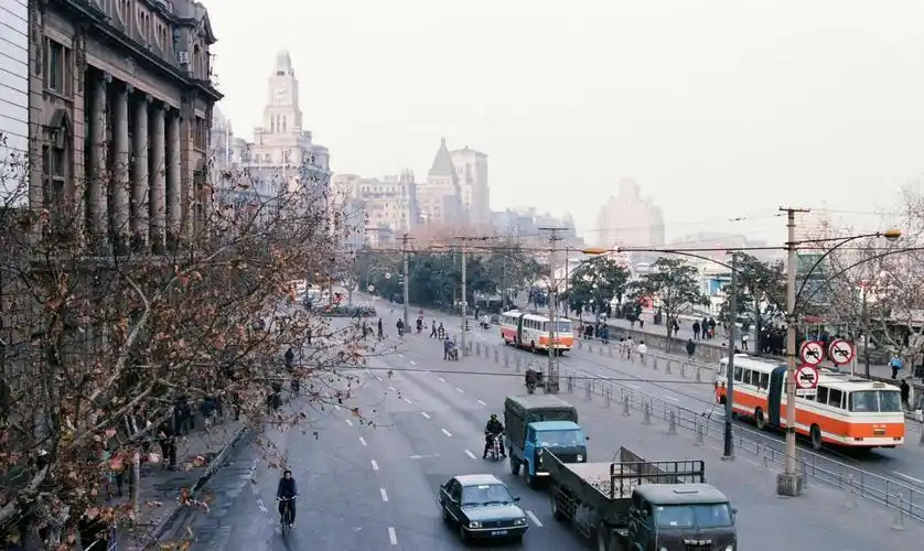 80年代街景照片,有没有勾起你的回忆?