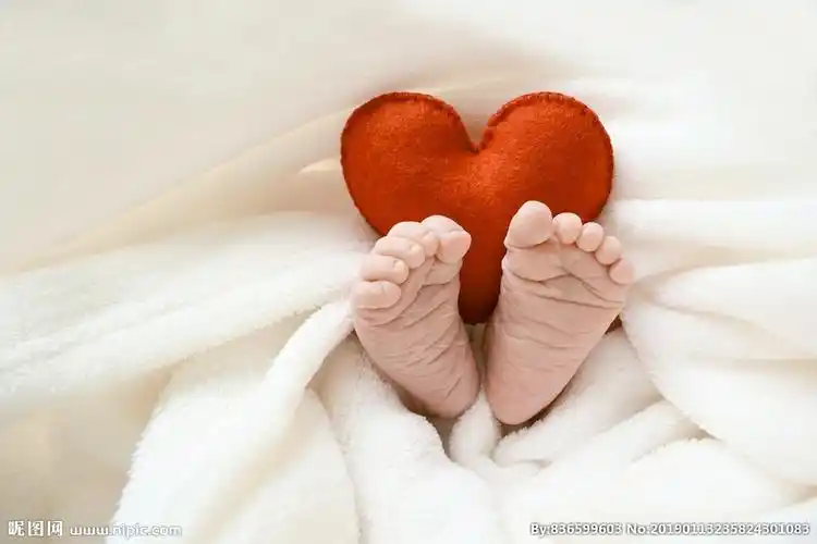 jpg颜色:rgb40共享分×关 键 词:脚丫海报 脚丫壁纸 脚丫 爱心 宝宝