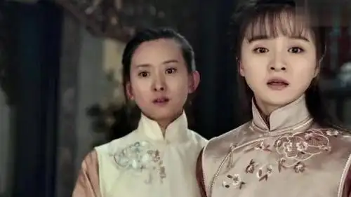 娘道:盼娣招娣向隆夫人下跪认错,隆夫人真心悔过亦下跪,超催泪