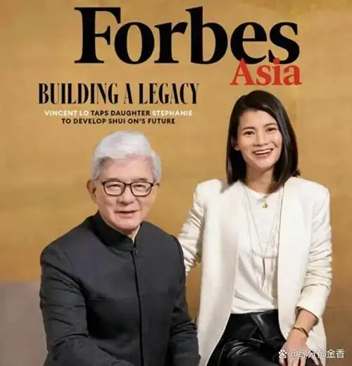 因为罗宝瑜很少在公开场合与朱玲玲同框,也很少谈论父亲罗康瑞的婚姻.