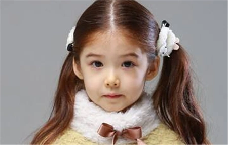 【儿童中长发怎么扎好看】儿童中长发怎么梳好看_小女孩中长发发型扎