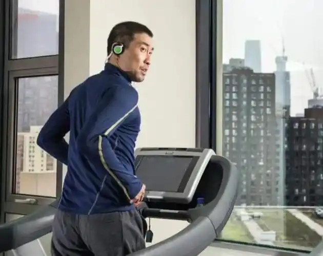 王千源一个被演技耽误的健身达人49岁身材依旧吊打小鲜肉