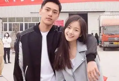 朱致灵初吻给了谁,朱致灵和李庚希是男女朋友吗 具体什么情况?