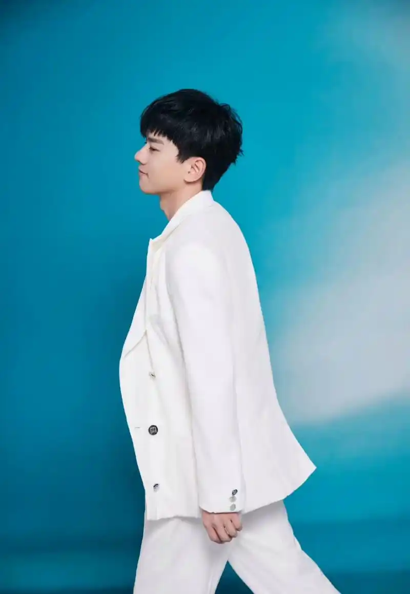 张杰声生不息全白造型,这组照片好好看呀[打call]