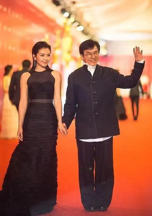 刘涛林心如同框,双双秀身材很出挑,却没舒淇明艳动人最抢眼_网易订阅