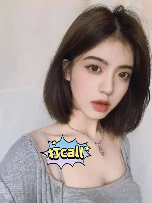 和颧骨位置这款发型整体两侧低层次修剪齐肩短发可甜可咸瞬间女神范