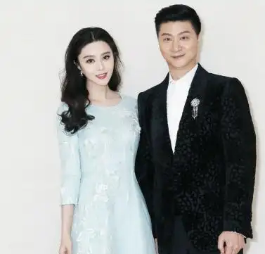 范冰冰爸爸被网友吐槽长得没有男人味只因脸上少了它