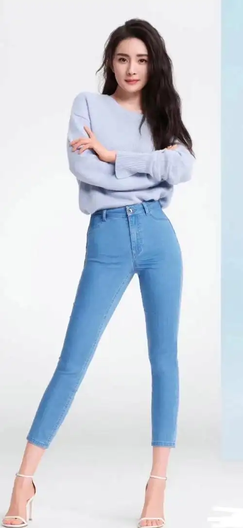 杨幂早期牛仔裤代言妥妥的大长腿