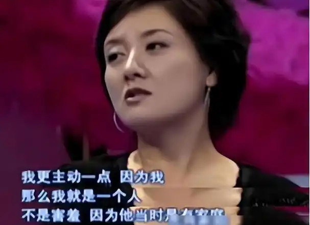 前夫是张国立,儿子是张默,她却是一个单身36年的可怜母亲