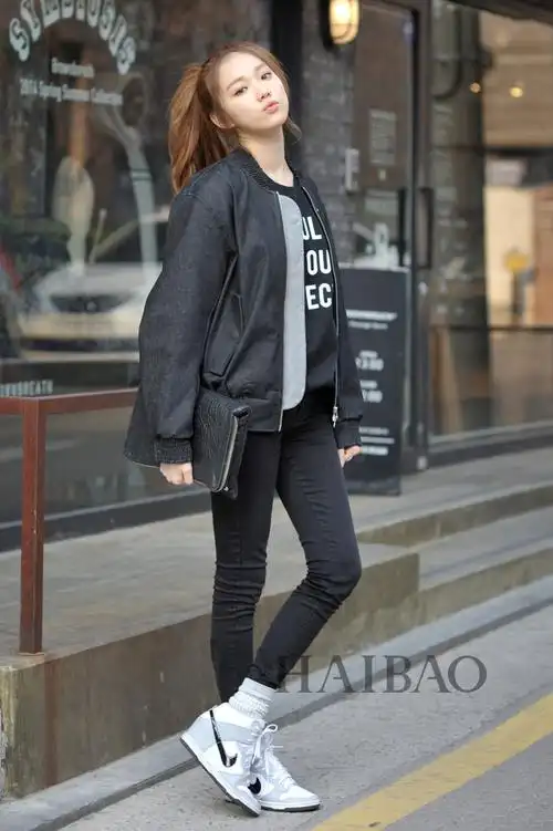 韩国美女明星李圣经时尚大长腿街拍图片