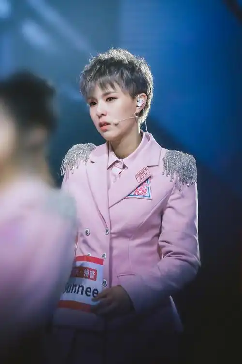 sunnee杨芸晴原图自新浪微博@杨芸晴的提款机 2018/06/23|创造101