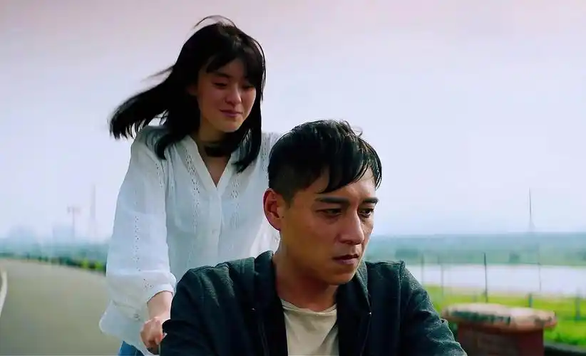 两个苦命人的自我救赎,台湾底层民众的绝美爱情!《亲爱的杀手》