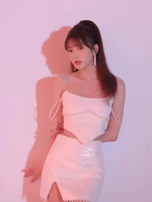 孔雪儿写真营业高马尾辣妹