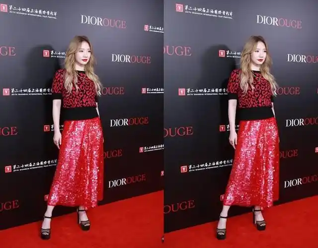 孟美岐又不按常理出牌破布装也太省布料自信洒脱真亮眼