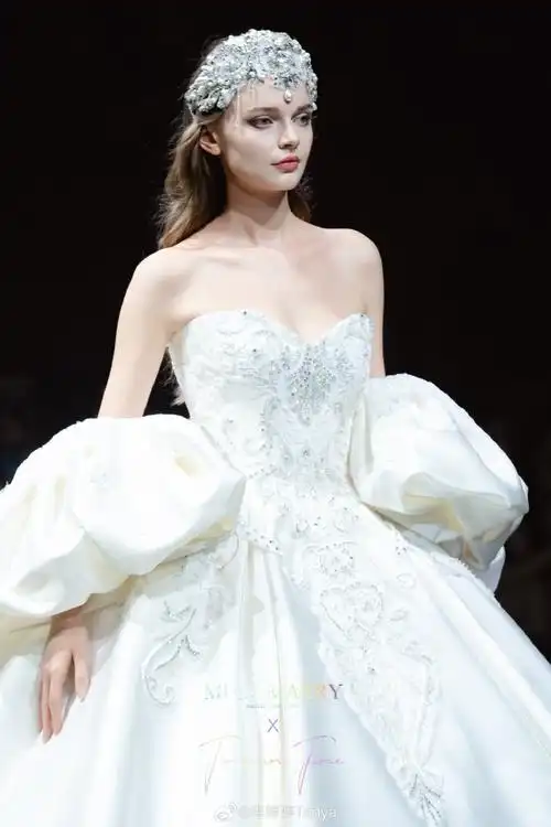 婚纱大秀##秀场直击##今天穿什么##时装秀##ootd##婚纱礼服