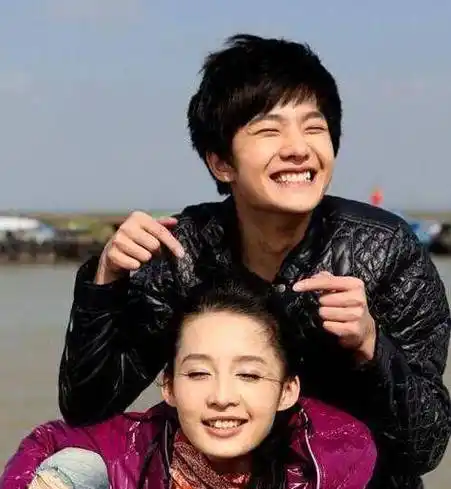 李沁删除单身声明,疑似与杨洋复合?