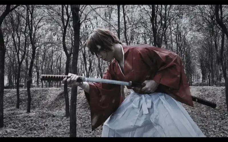 绯村剑心cos (浪客剑心电影版)(挥这把超重的钢制逆刃刀挥到手抖)