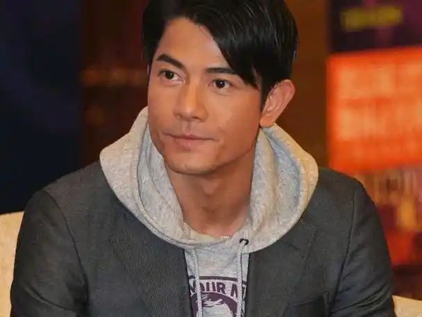 郭富城,华语乐坛的璀璨巨星,舞台上的魅力王子,近日却在深圳的演唱会