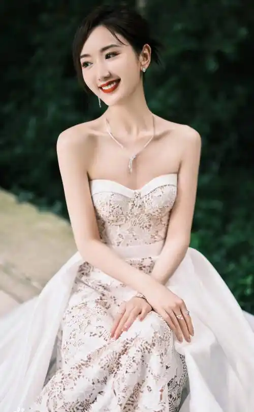 40张高清美图诠释被你忽视的甜妹子毛晓彤_关晓彤_治愈_显得