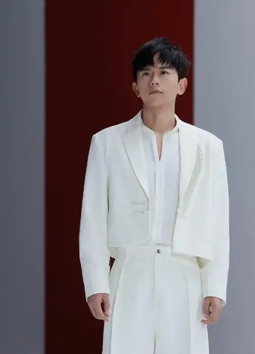 张杰永远在扣手手