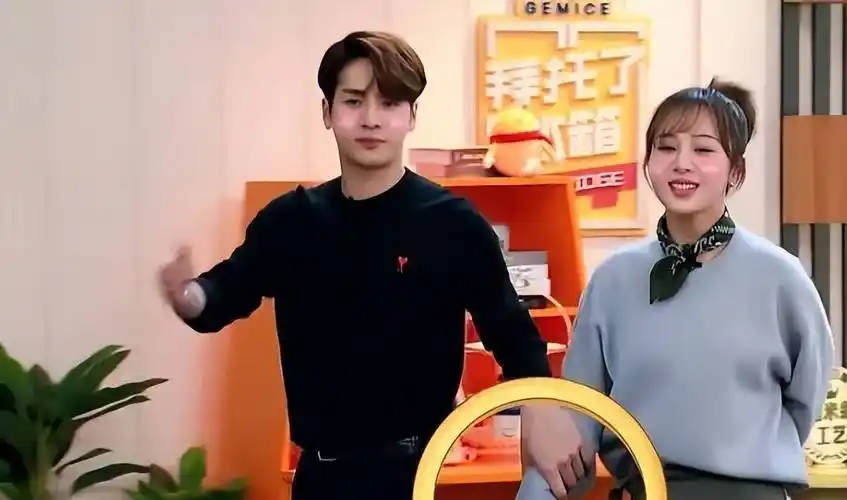 王嘉尔杨紫?苏芒的集市?马伯庸的书?孟子女朋友?_问题_公司_姐姐