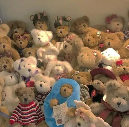 超可爱的小熊背景图 把烦心事丢掉 腾出地方装鲜花