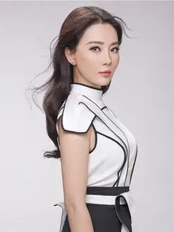 1977年3月9日生于湖北黄石,中国影视女演员,中国国家话剧院演员,中国