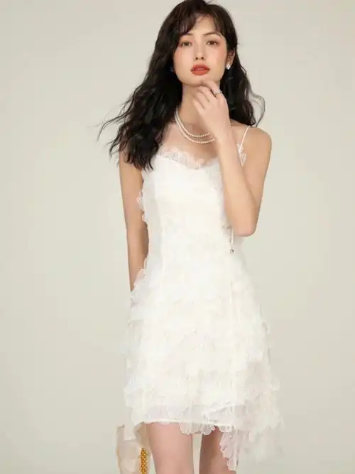 蕾丝吊带连衣裙温柔可爱可纯可欲