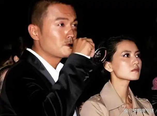 可任谁都没想到的是,离开了高圆圆,平平无奇的于小伟却开始走向逆袭