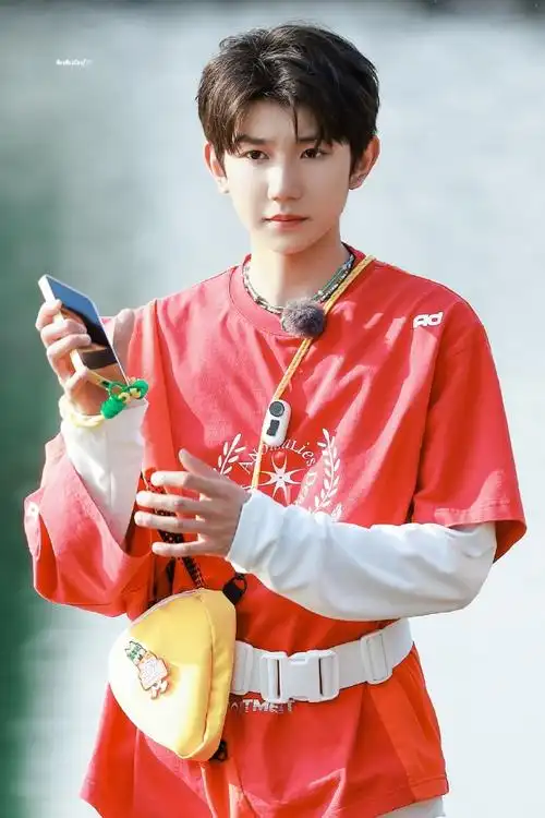 王源城市捉迷藏##王源cos摄影师