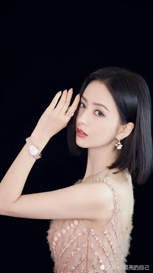 天涯爆佟丽娅婚后的佟丽娅口碑下滑明明有实力却为何总负面缠身