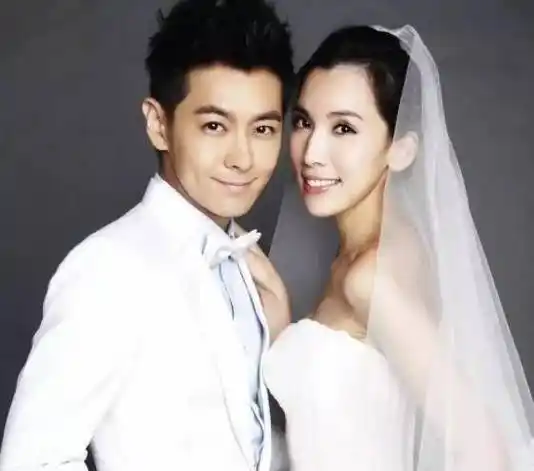 林心如罕同框,亲密搭肩前现任不避嫌,霍建华也在场_陈若仪_俩人_照片