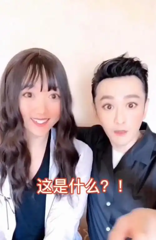 黄晓明玩抖音被男扮女装阿纯吓一跳得知原因后粉丝纷纷点赞