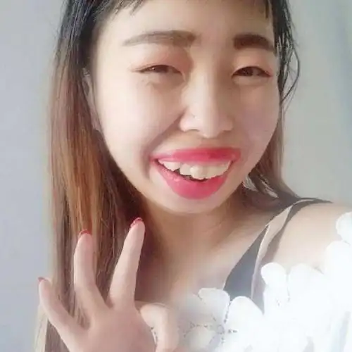 火遍快手的嘟嘟姐被抖音封杀了,小伙子拍搞笑段子吐槽