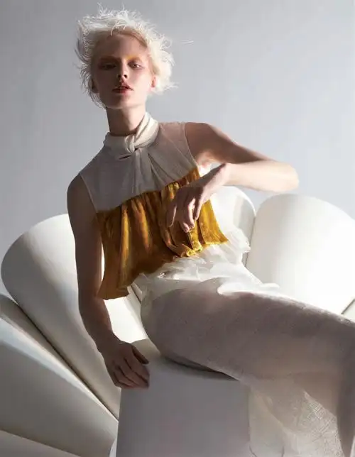 夏日的忧郁-《 vogue》杂志中国版,赋予诗意的女性风格