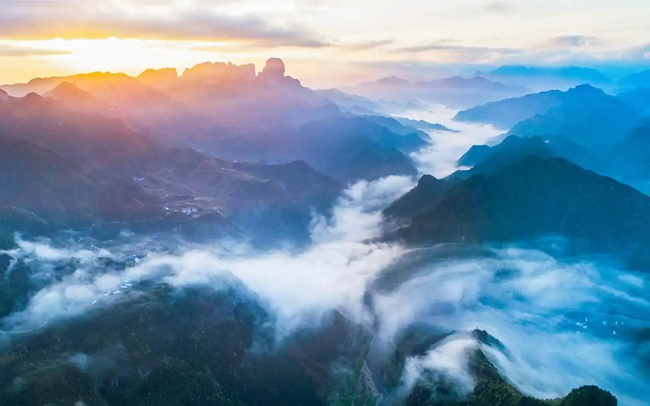 唯美云海仙境高清桌面壁纸