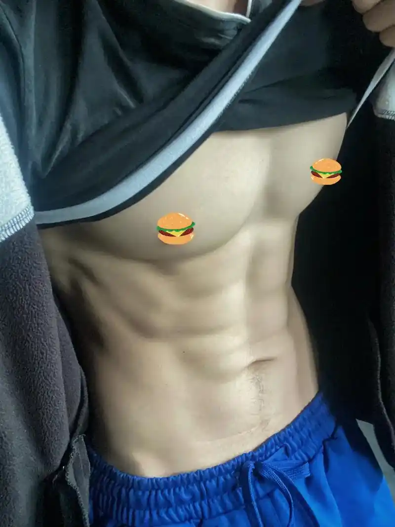 他们种小麦 大腹便便 我种玫瑰 我饿死#中帅哥 #腹肌 #f - 抖音