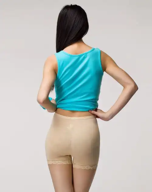 肤色蕾丝打底短裤