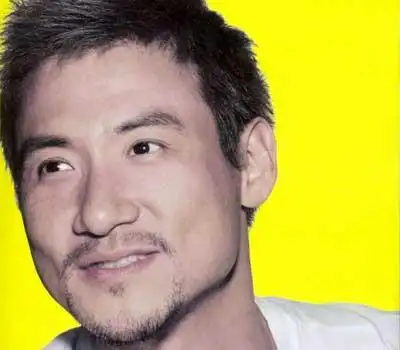 张学友的胡渣形象成熟中带点青春