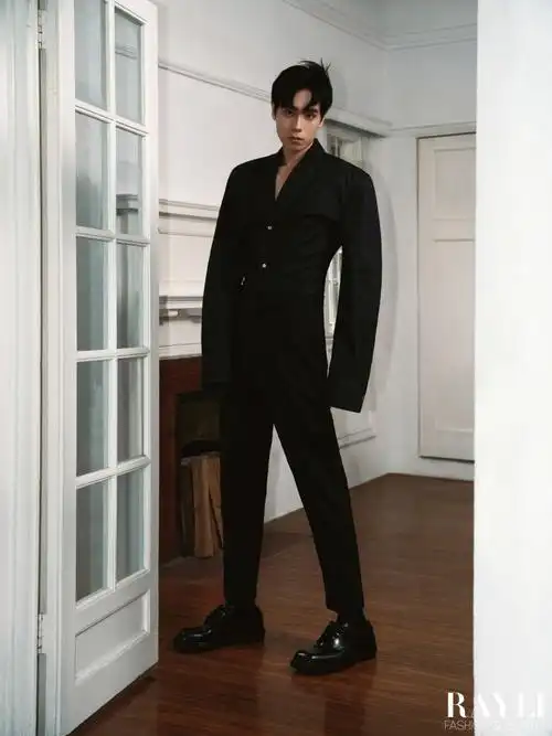 瑞丽服饰美容##胡一天春日漫步大片