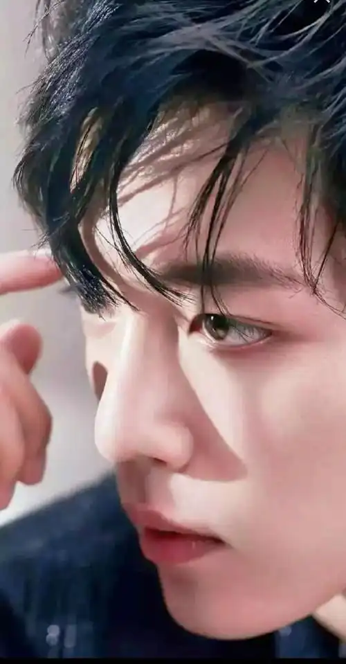 肖战粉丝都过得什么好日子肖战新发营业图美到失语