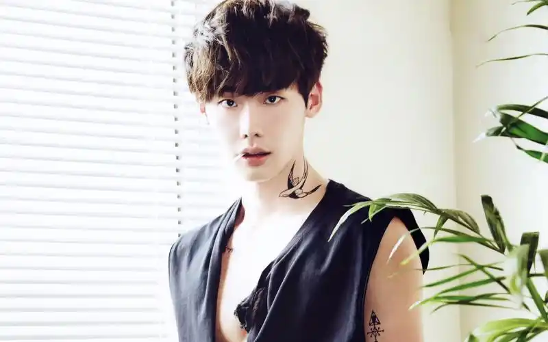 李钟硕,长腿男神,美男,日韩,明星,写真,美男,进击的韩流李钟硕壁纸