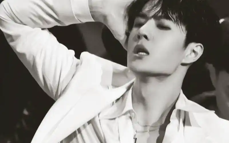 王一博散落的华服顶胯合集