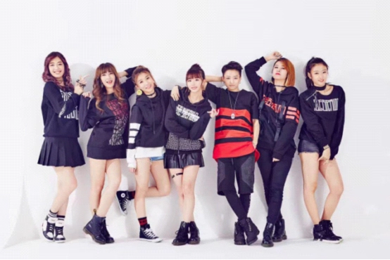 蜜蜂少女队图片