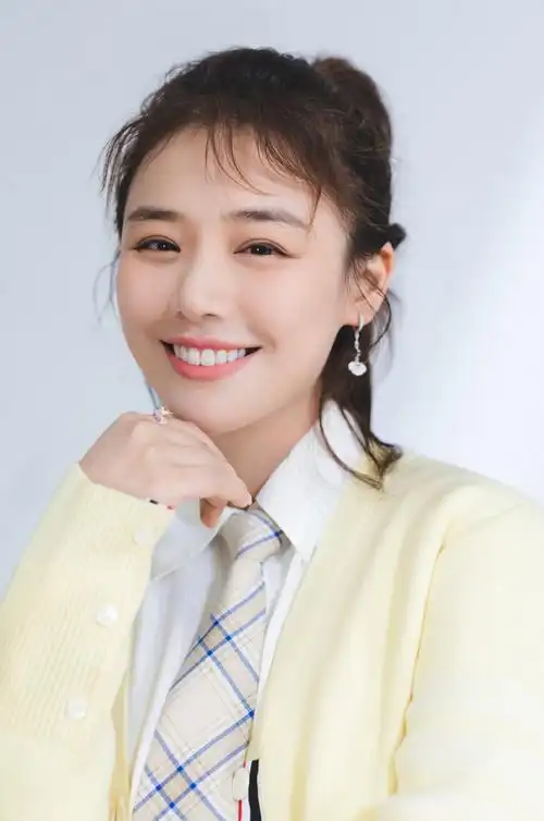 马思纯甜美元气写真图片26