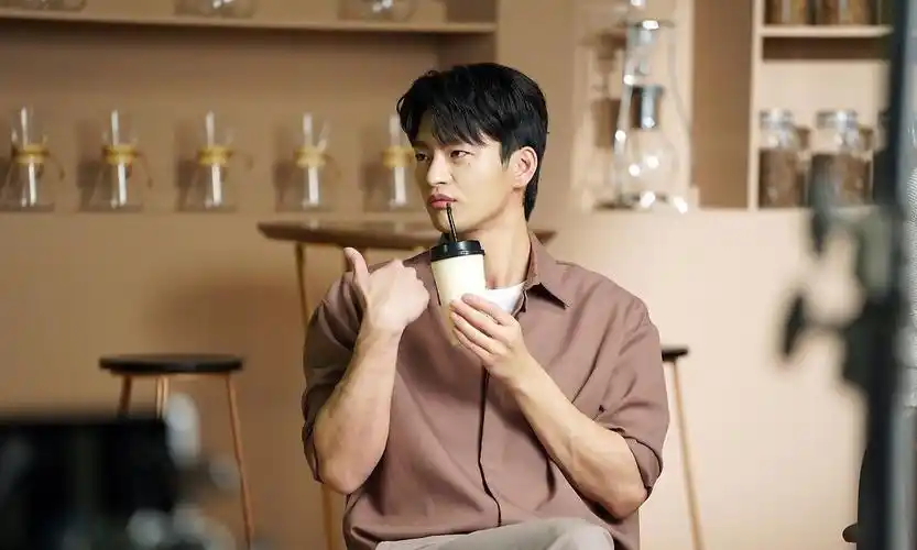 徐仁国:男神与咖啡最搭!拍摄现场公开!